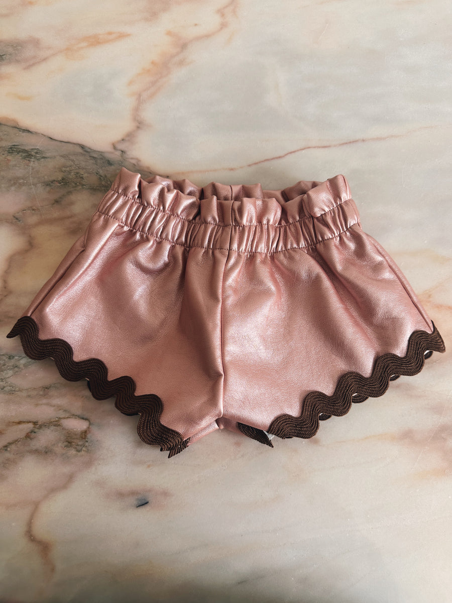 Short Piel Metalizada Rosa